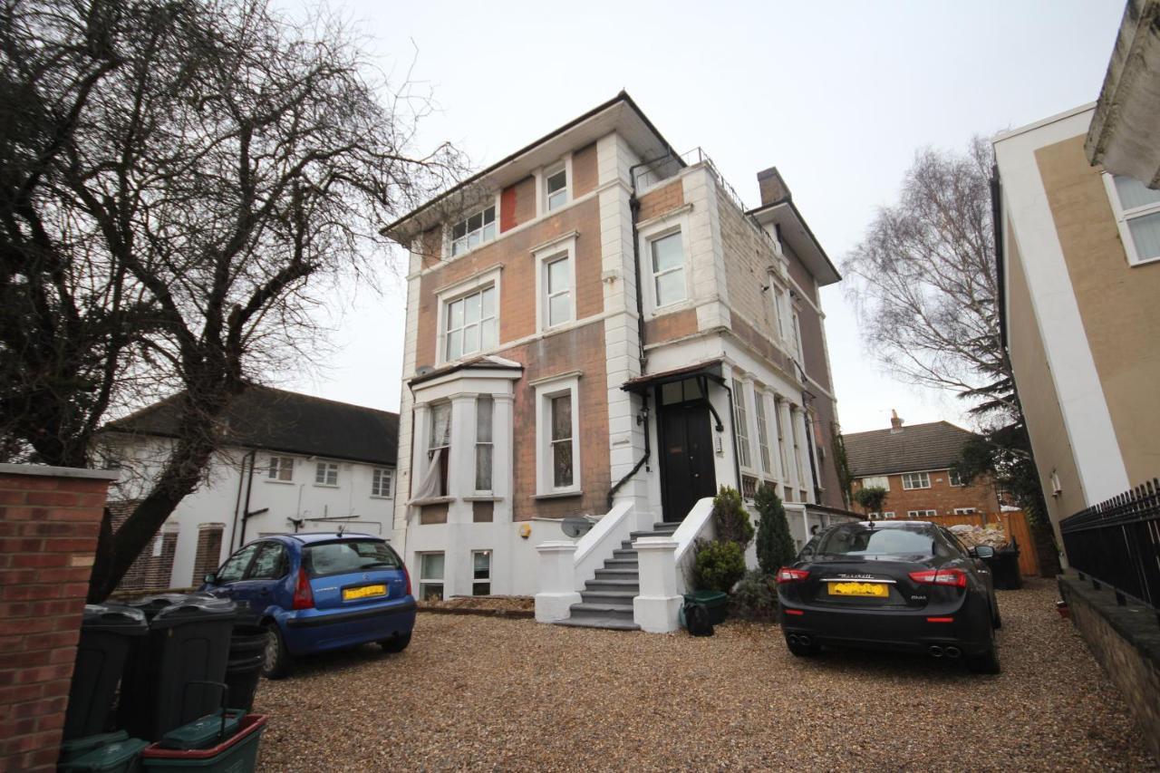 Great West Road Apartments Flat C London Bagian luar foto