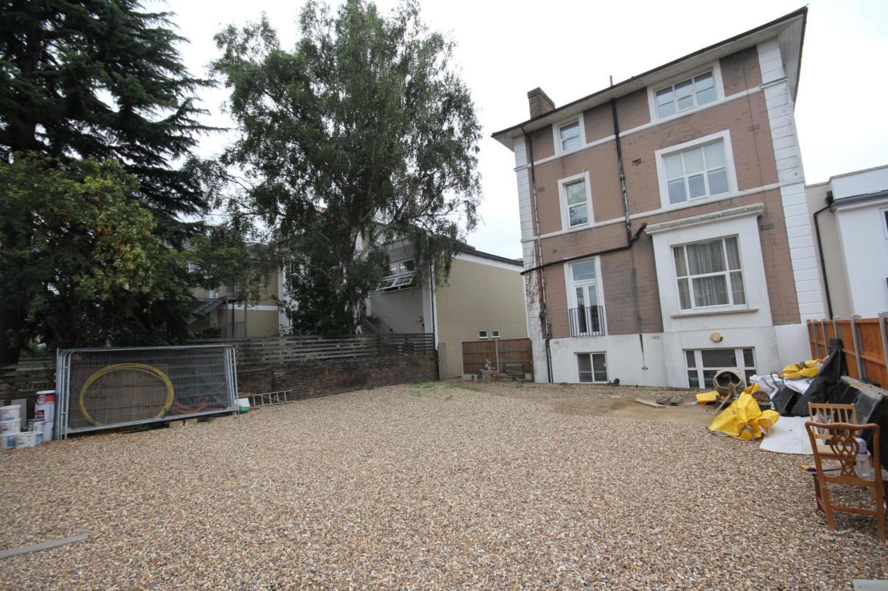 Great West Road Apartments Flat C London Bagian luar foto